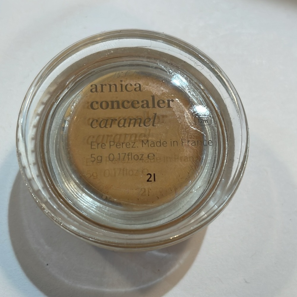 Ere Perez arnica concealer in shade Caramel.